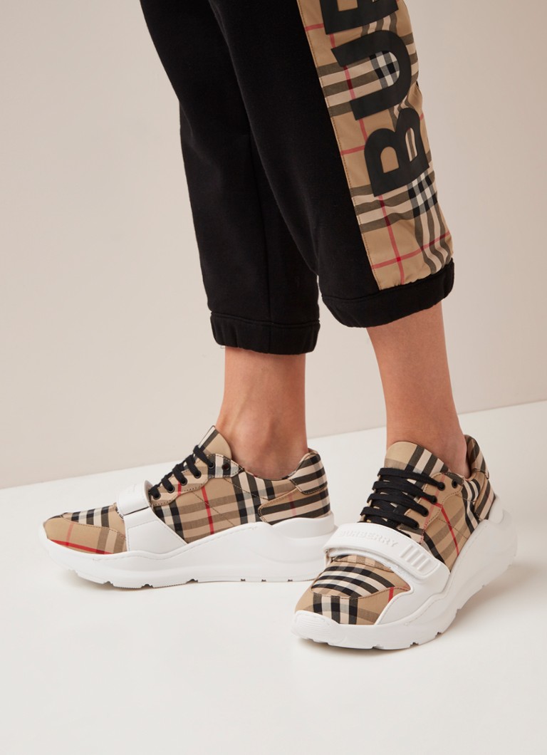 Kudde seinpaal Kwaadaardige tumor BURBERRY Vintage sneaker met ruitdessin • Beige • deBijenkorf.be