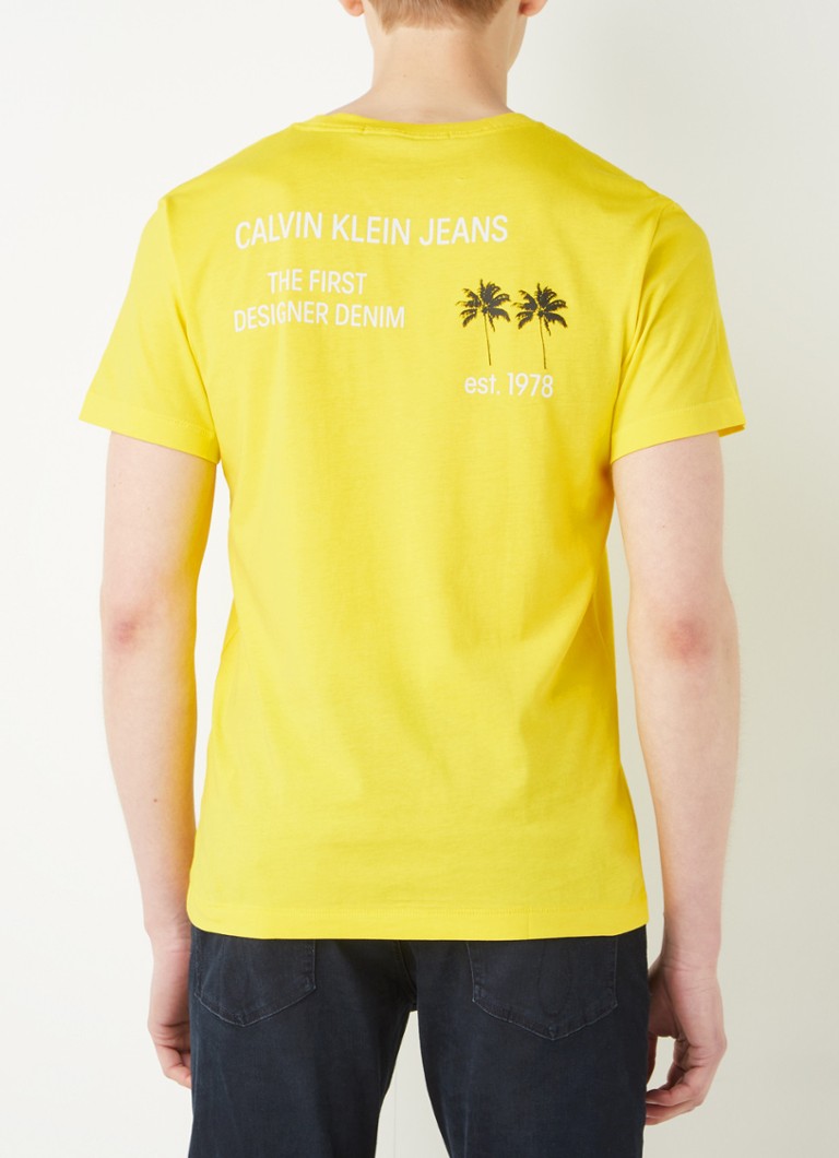Calvin Klein - T-shirt avec logo et imprimé au dos - Jaune