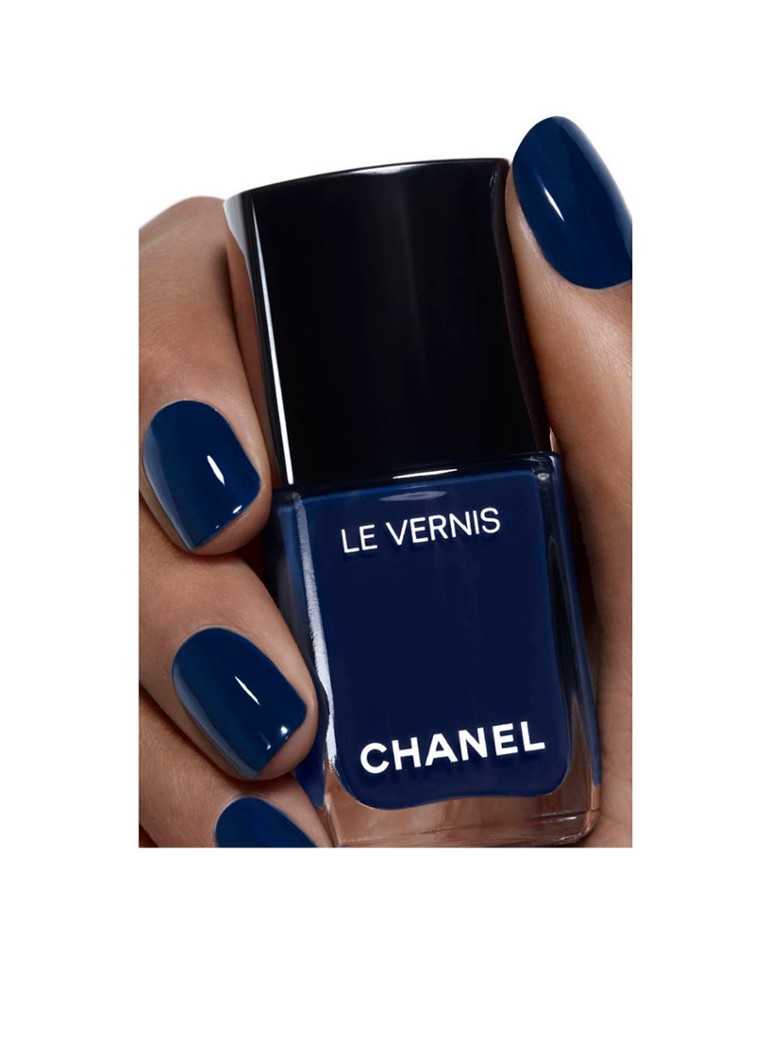 Chanel Le Vernis Longwear Nail Colours in Ballerina, Organdi, Monochrome,  Garçonne, Vamp and Rouge Noir - New Formula - The Beauty Look Book