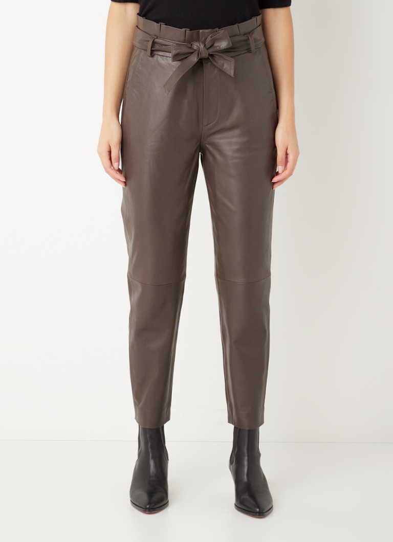 Co'Couture - Phoebe high waist tapered fit cropped broek van lamsleer - Bruin