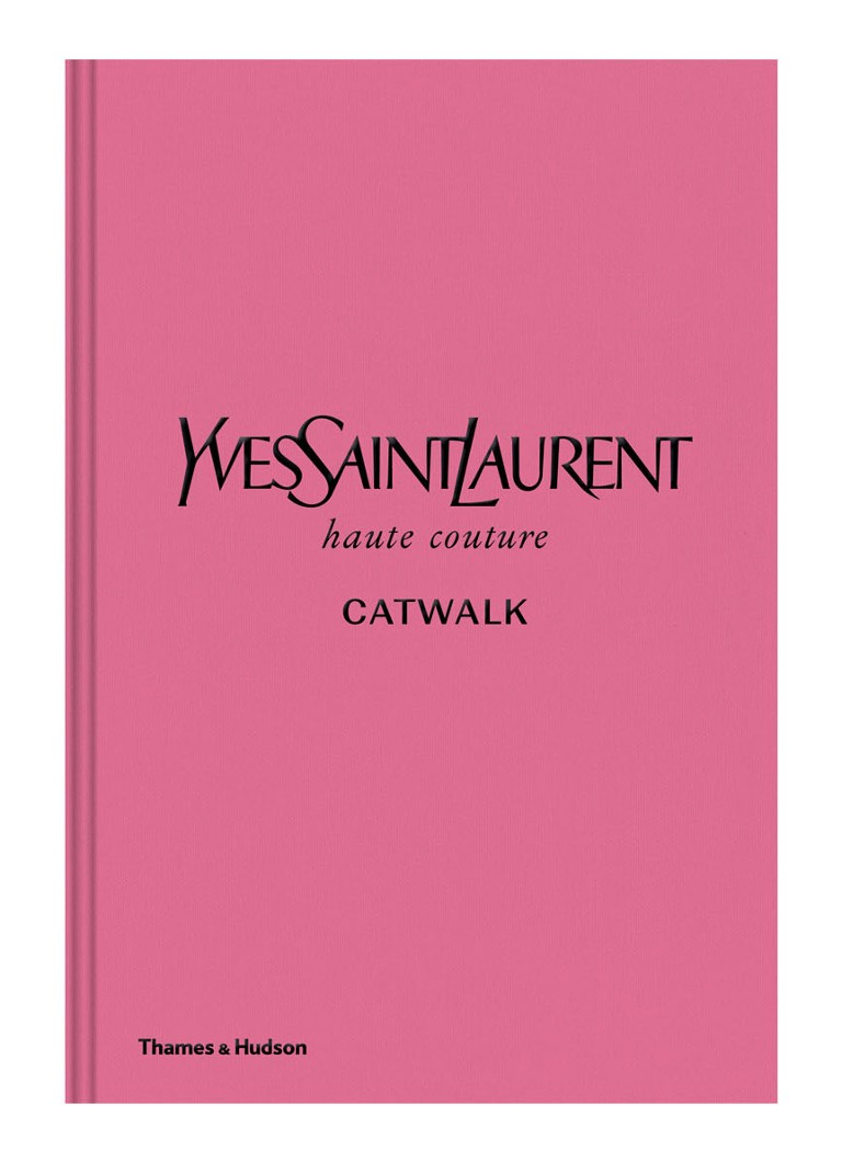 undefined - Défilé Yves Saint Laurent - Toutes les collections Haute Couture 1962 - 2002 - Rose