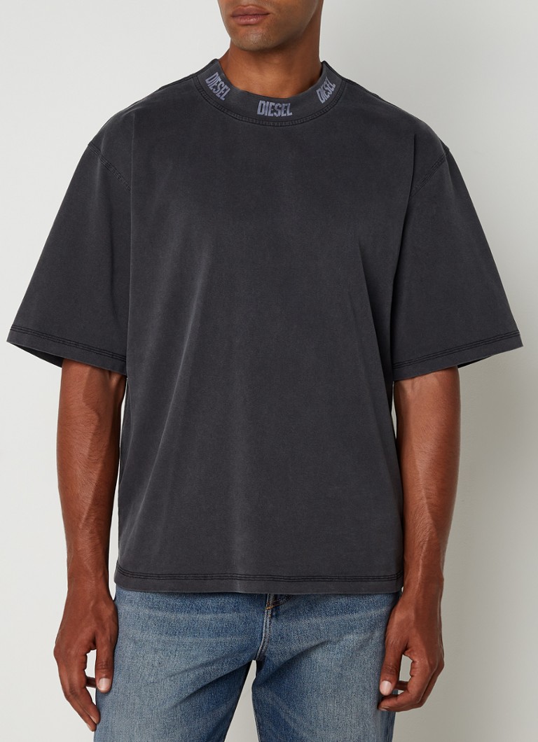 Diesel - T-Volkover oversized T-shirt met verwassen afwerking en logo - Donkergrijs