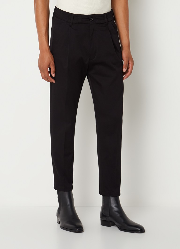 DRYKORN - Chasy tapered fit cropped pantalon met stretch - Zwart