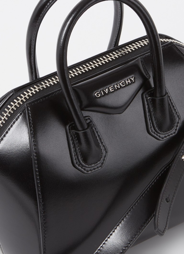 tetraëder Terug kijken aanvulling Givenchy Handtas van leer met logo • Zwart • deBijenkorf.be