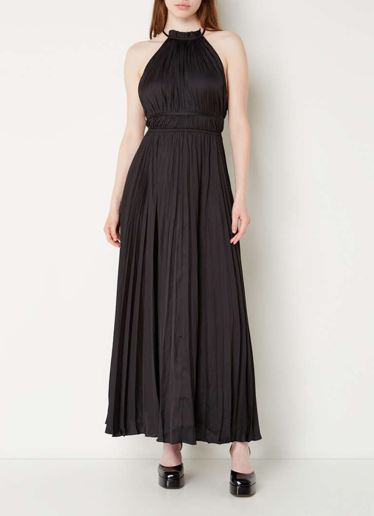 Maje Maxi jurk van satijn met plooien en strikceintuur • Zwart