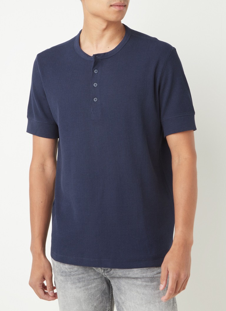 MANGO - Julian fijngebreid T-shirt met structuur en knoopdetail - Donkerblauw