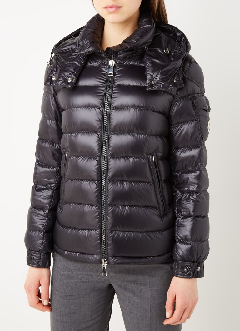 Nuttig metro heb vertrouwen Moncler Dalles puffer jack met donsvulling en afneembare capuchon • Zwart • deBijenkorf.be Nuttig metro heb vertrouwen Moncler Dalles puffer jack met donsvulling en afneembare capuchon • Zwart • deBijenkorf.be