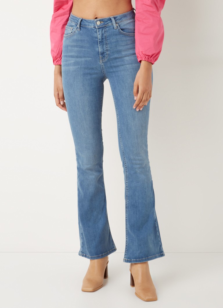 NA-KD - High waist flared jeans met medium wassing - Indigo
