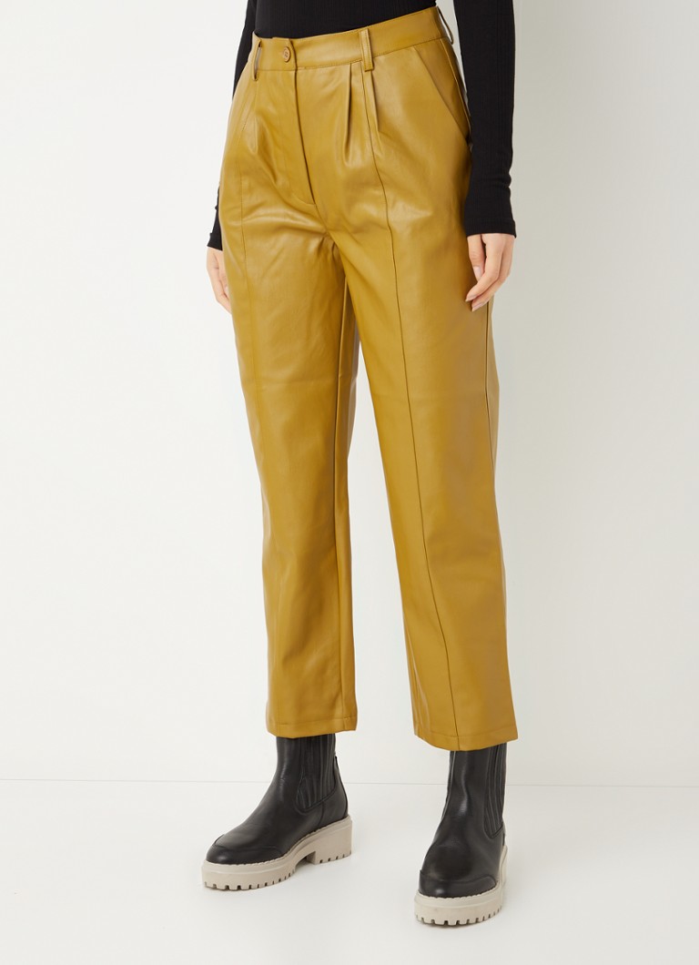 NA-KD - High waist straight fit cropped broek van imitatieleer - Mosterd