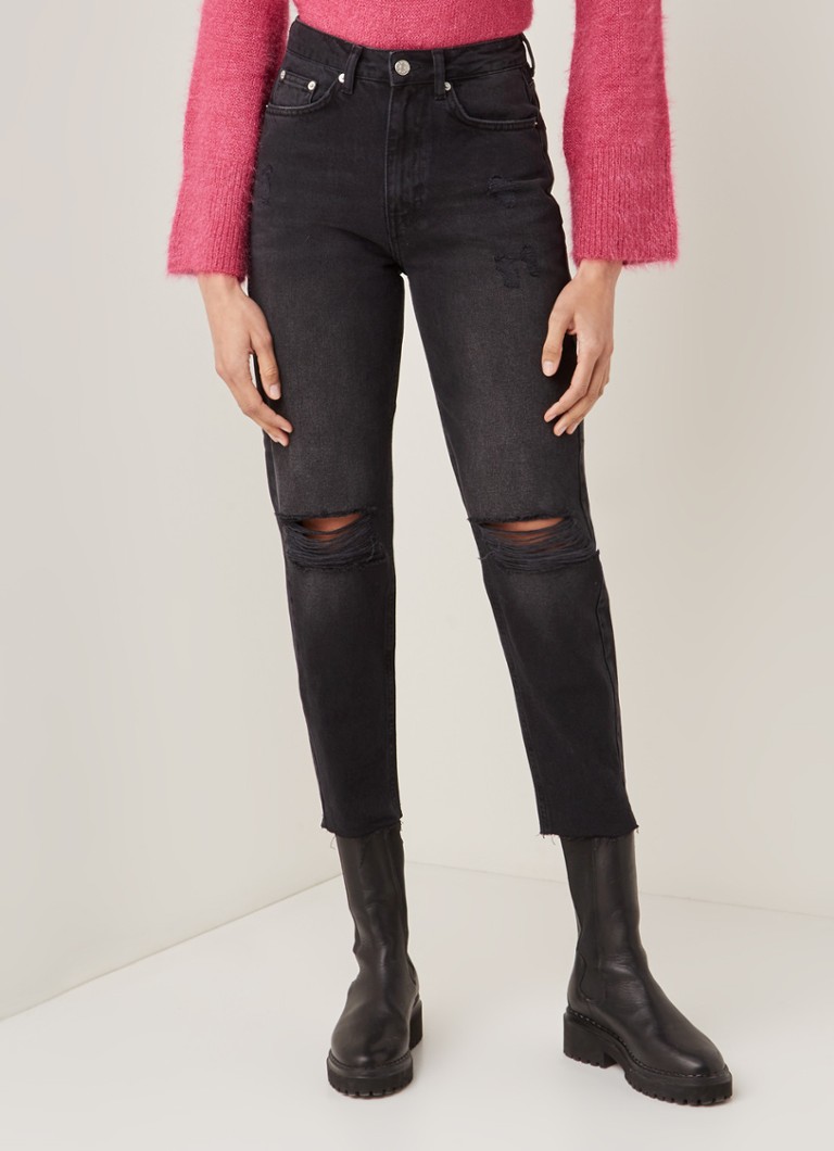 NA-KD - High waist tapered cropped jeans met ripped details - Zwart
