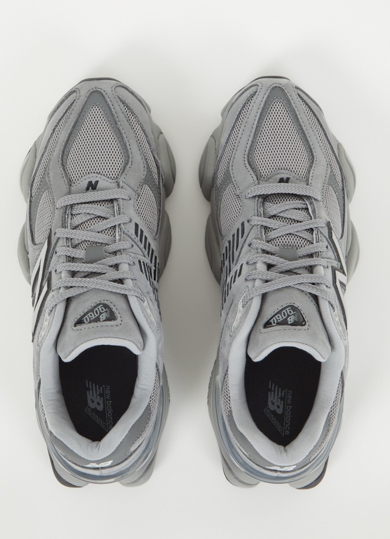 New Balance 9060 sneaker met suède details • Grijs •