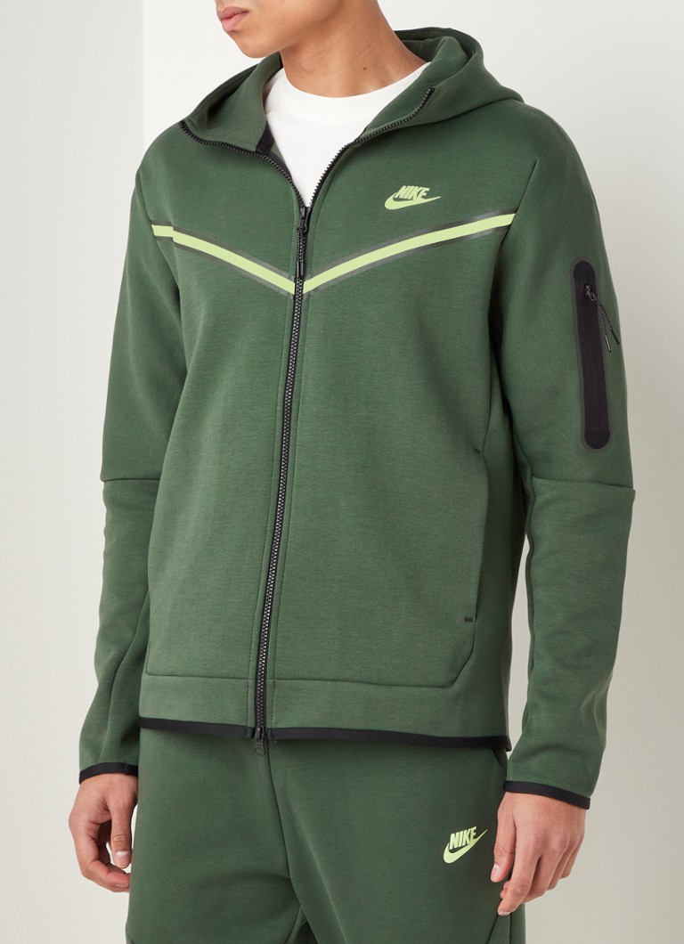 legergroen nike pak