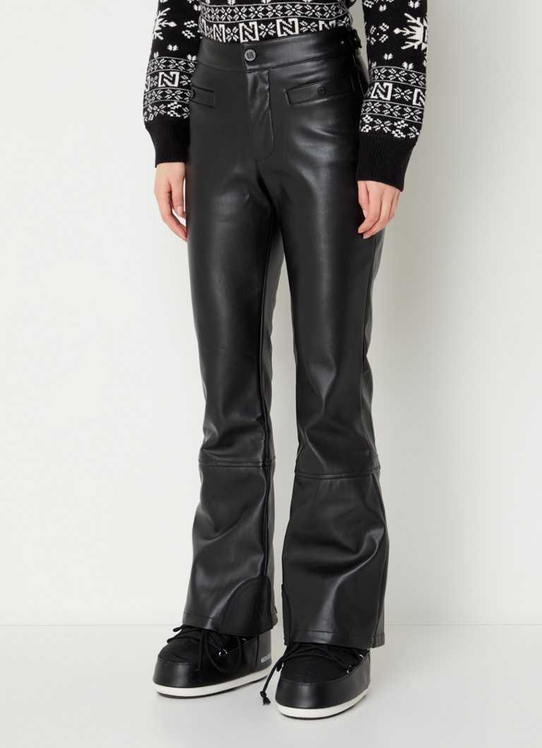 NIKKIE - Giza high waist flared fit skibroek van imitatieleer met steekzakken - Zwart