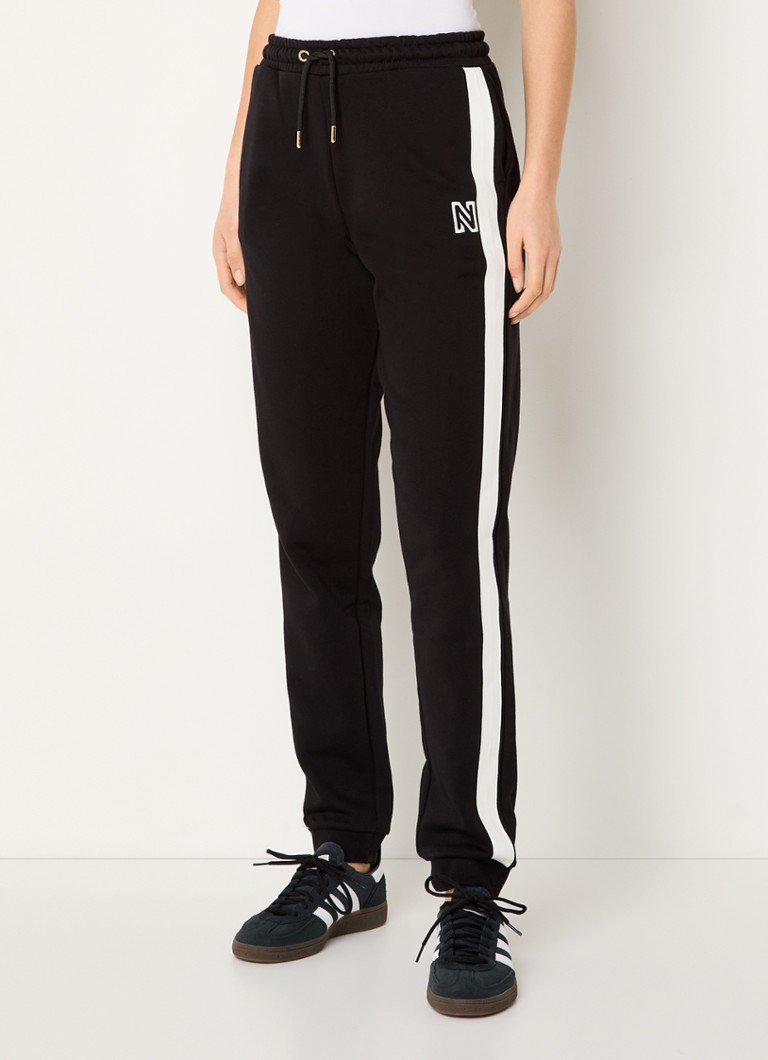 NIKKIE - Helsinki tapered fit joggingbroek met logo - Zwart