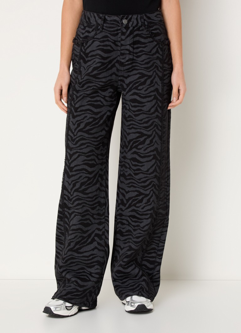 Refined Department - High waist wide leg jeans met zebraprint - Zwart
