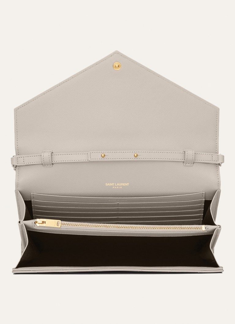 Maken modder nerveus worden Saint Laurent Cassandre portemonnee van kalfsleer met afneembare schouderriem • Lichtgrijs • deBijenkorf.be Maken modder nerveus worden Saint Laurent Cassandre portemonnee van kalfsleer met afneembare schouderriem • Lichtgrijs • deBijenkorf.be