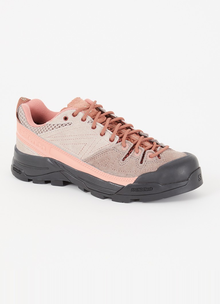 Salomon - X-Alp sneaker van suède met mesh details - Zalmroze