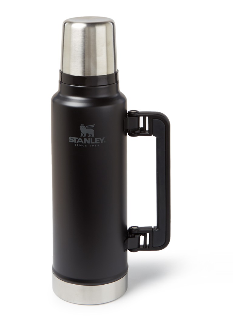 eetbaar barricade Chronisch Stanley The Legendary Classic thermosfles 1,4 liter • Zwart • deBijenkorf.be eetbaar barricade Chronisch Stanley The Legendary Classic thermosfles 1,4 liter • Zwart • deBijenkorf.be