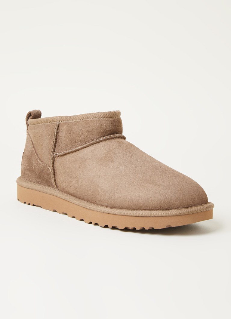 excelleren Won Typisch UGG Classic Ultra Mini enkellaarsje van suède • Beige • deBijenkorf.be