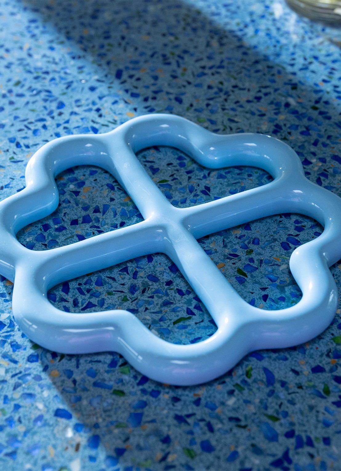 &Klevering Clover pannenonderzetter - detail 3 blauw