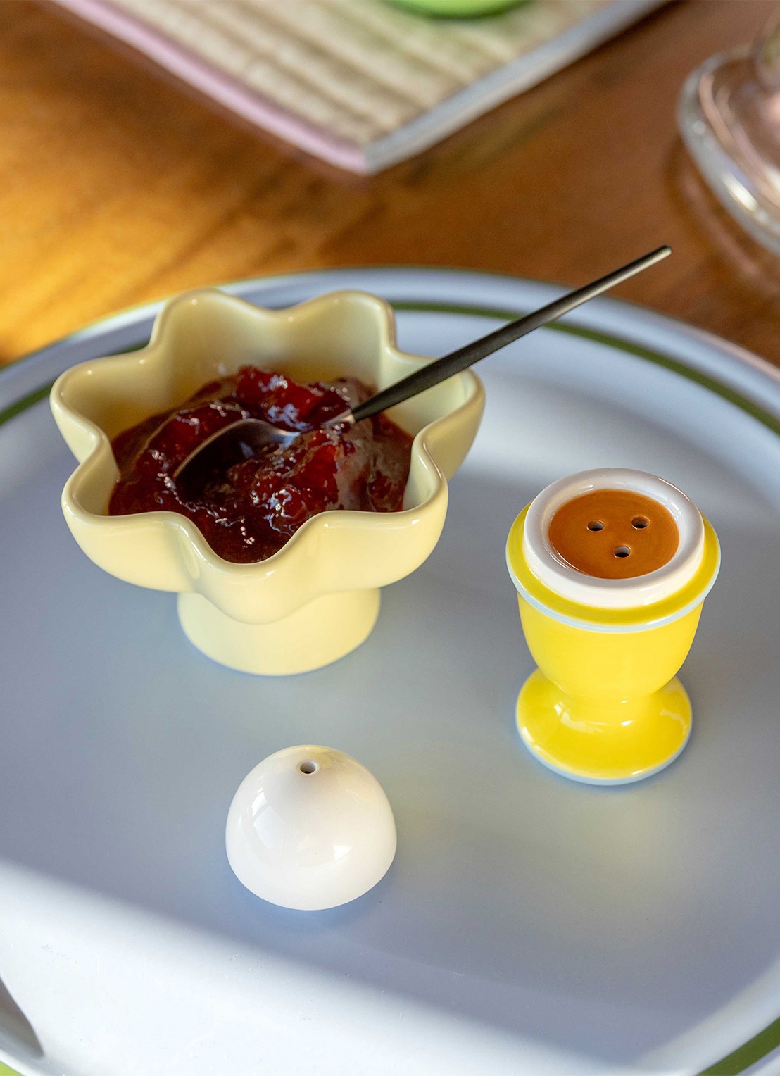 &Klevering Egg zout- en peperstel 10 cm - achterkant 3 geel