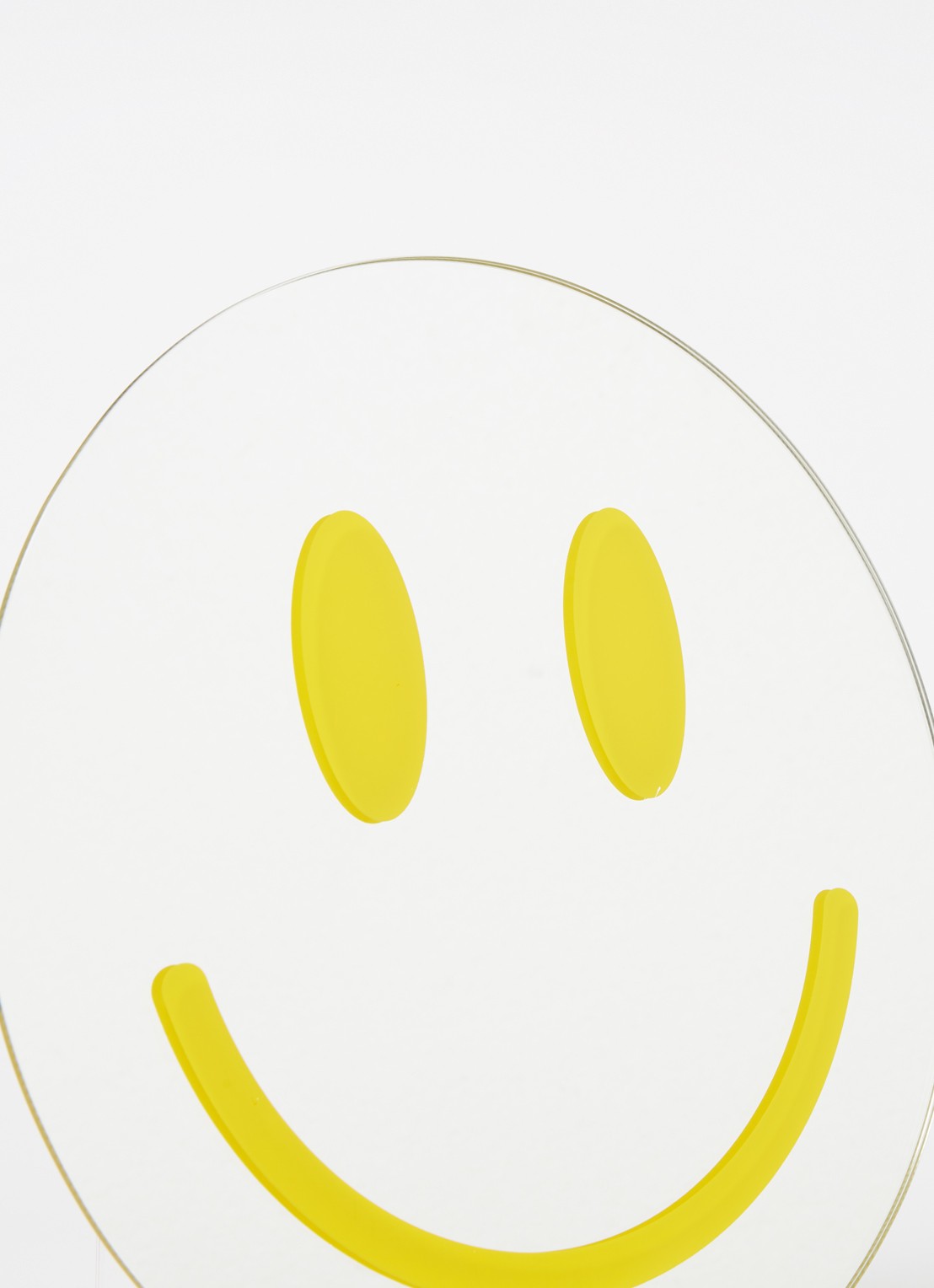 &Klevering Smile wandspiegel 30 cm - voorkant 2 geel