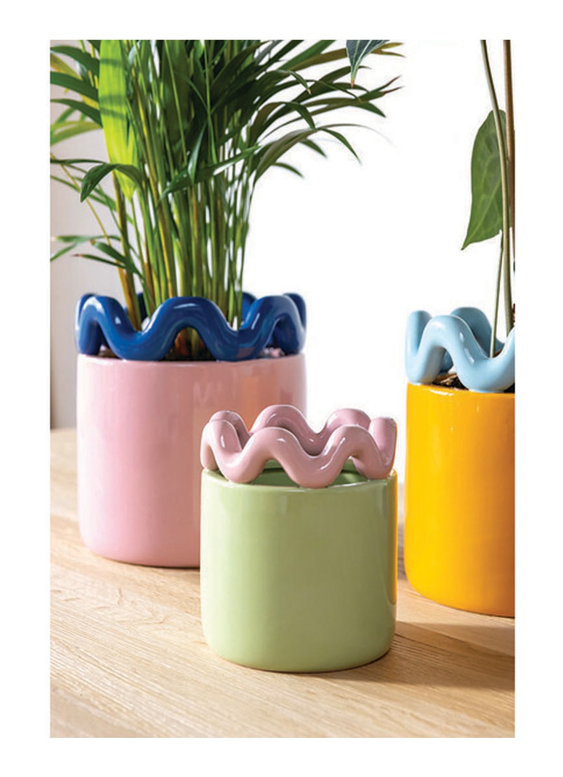 &Klevering Sway bloempot van keramiek voor binnen Ø20 cm - voorkant 2 lichtroze