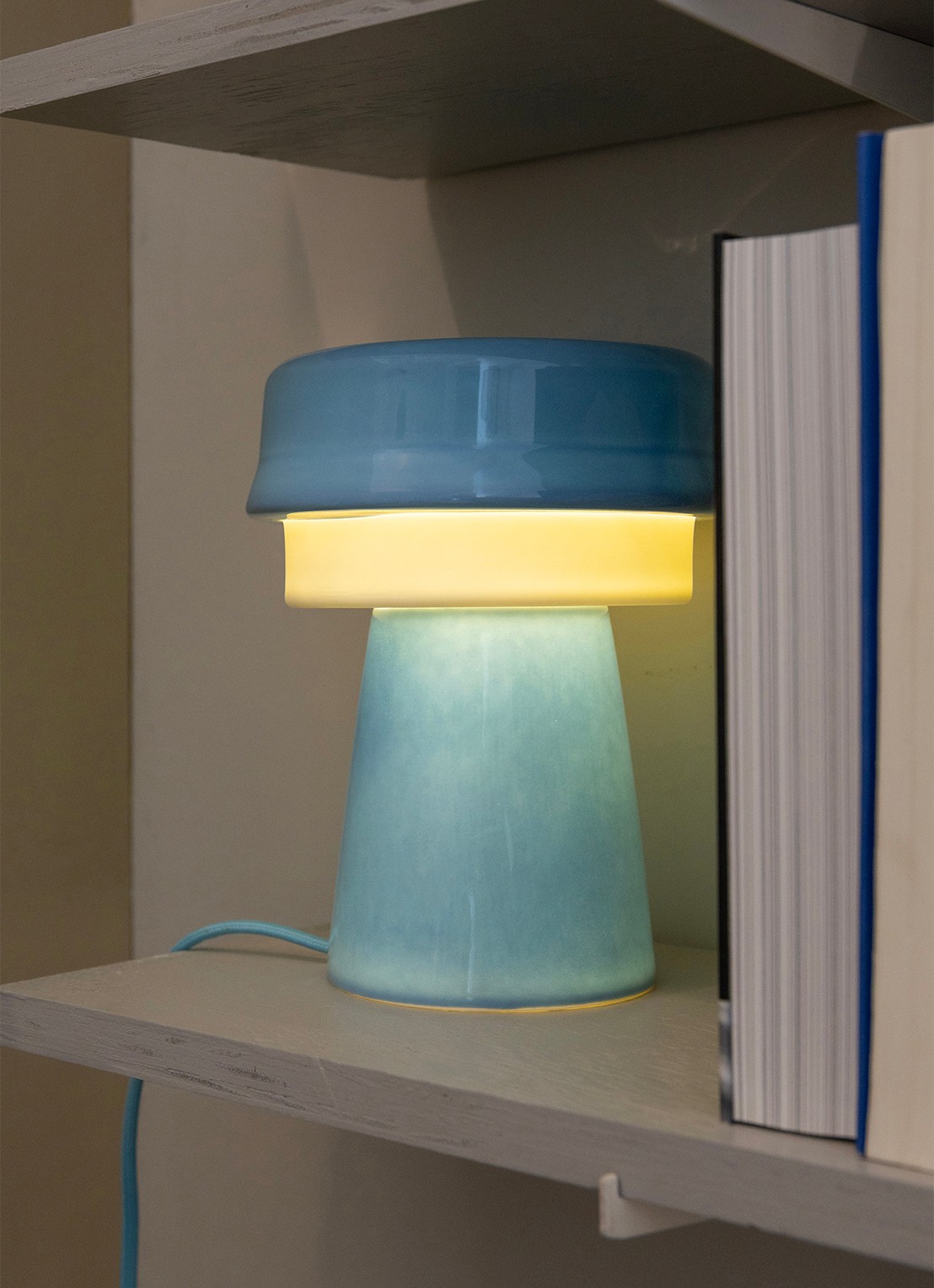 &Klevering Tafellamp met hoed 20 cm  - detail blauw