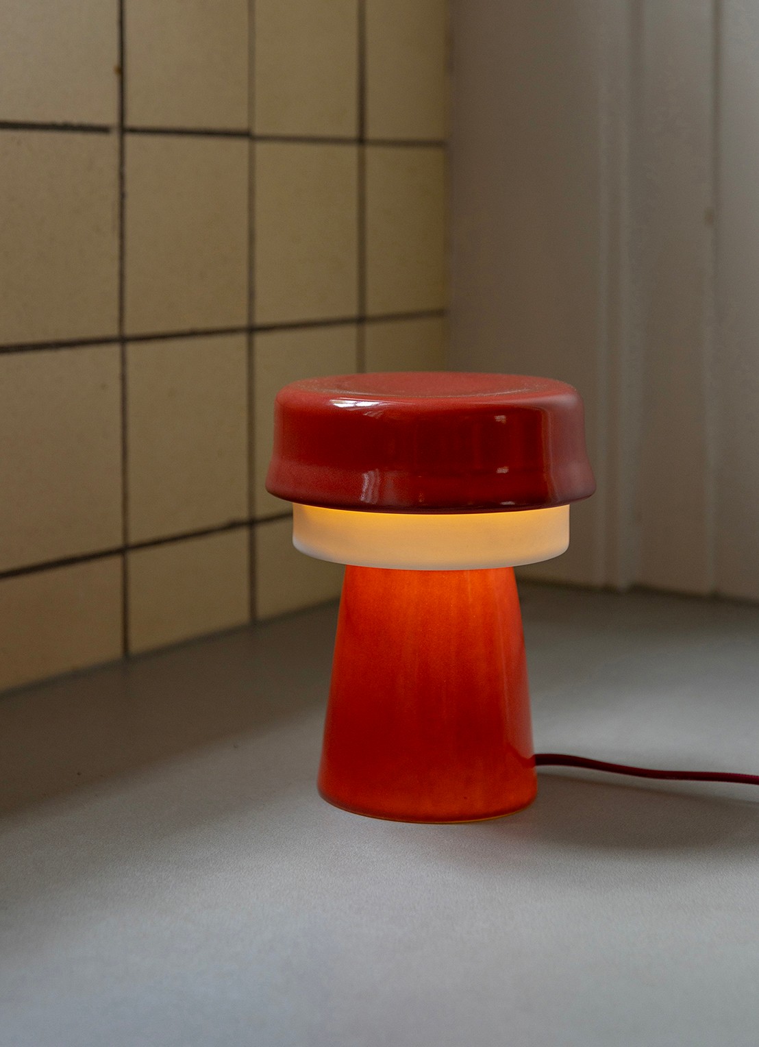 &Klevering Tafellamp met hoed 20 cm  - detail 2 rood