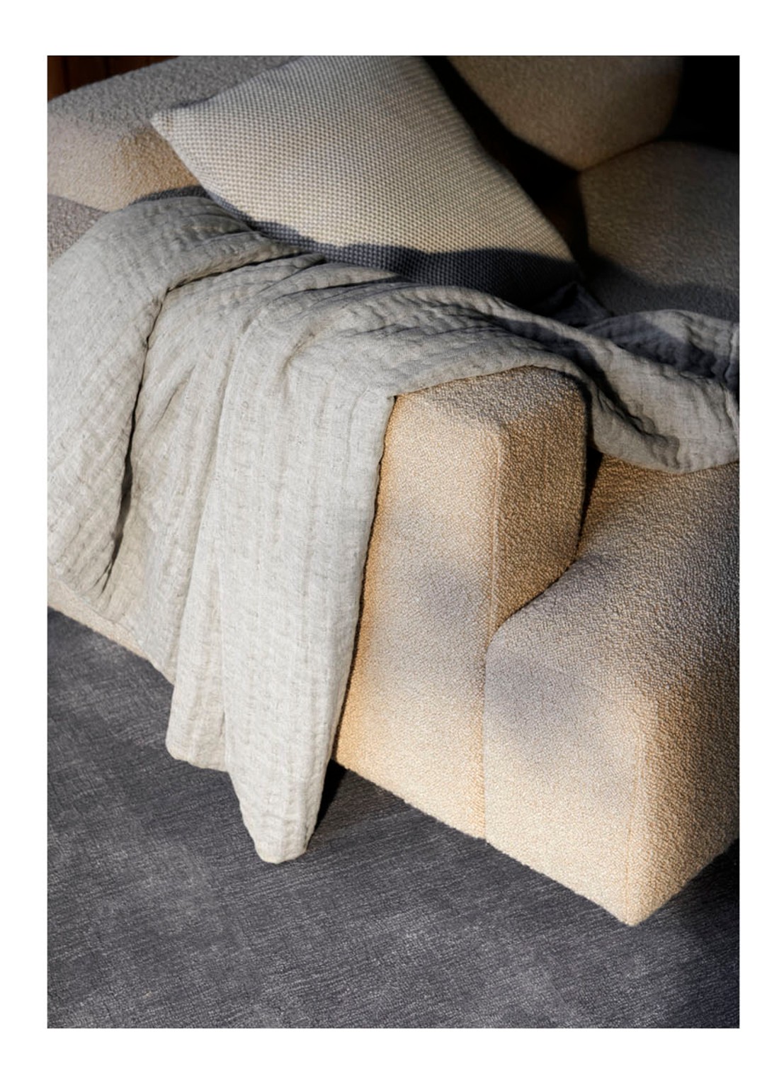 &Tradition Plaid in linnenblend 140 x 210 cm - voorkant 2 donkerbeige