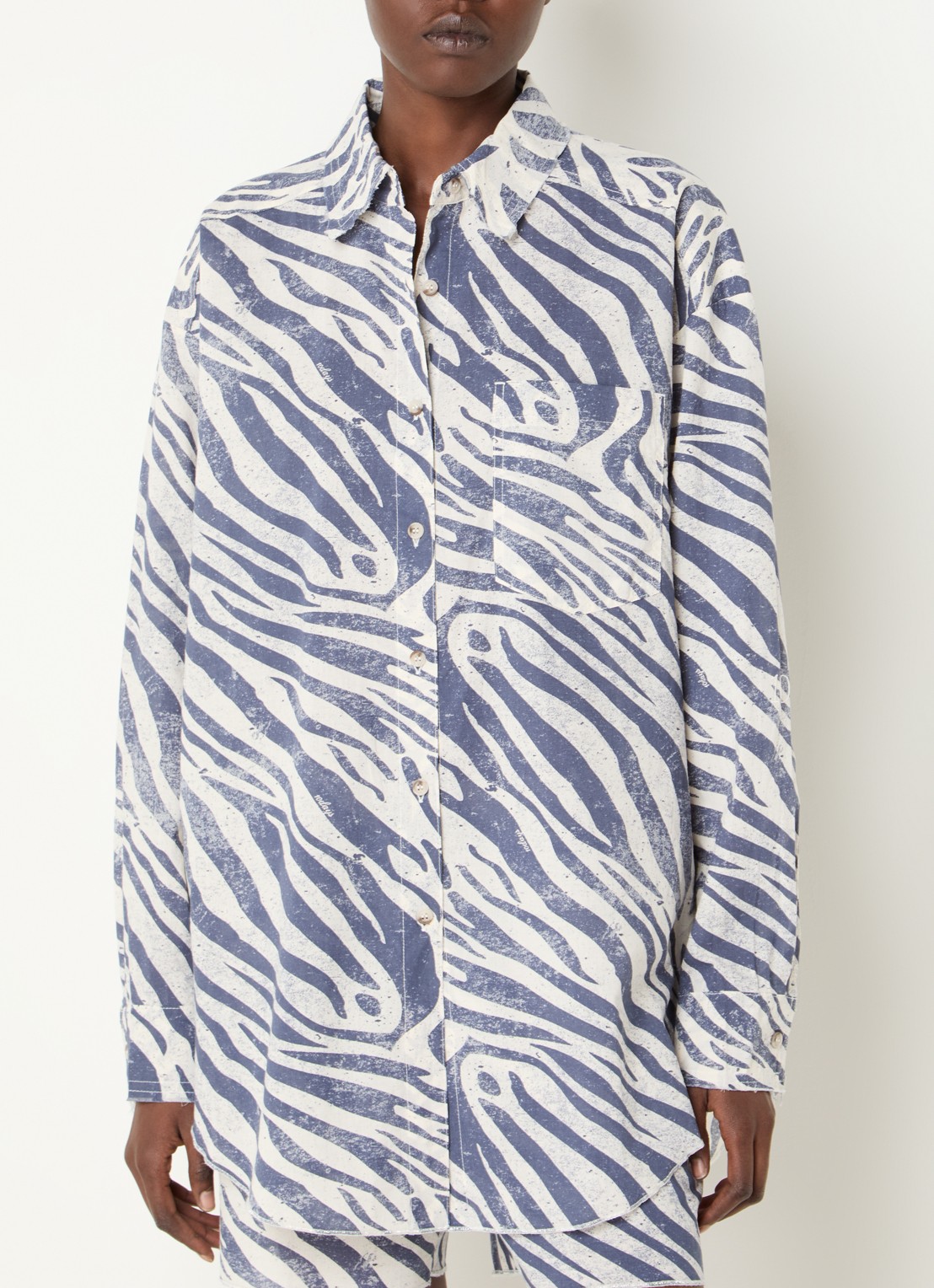 10DAYS Blouse met zebraprint en borstzak - detail 4 beige