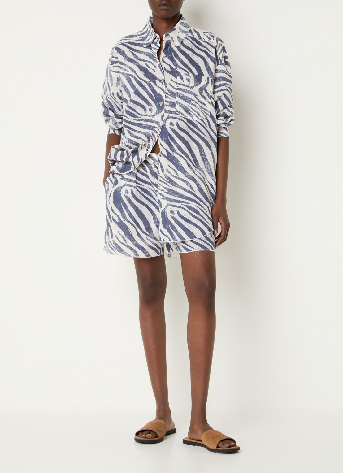 10DAYS Blouse met zebraprint en borstzak - voorkant 3 beige