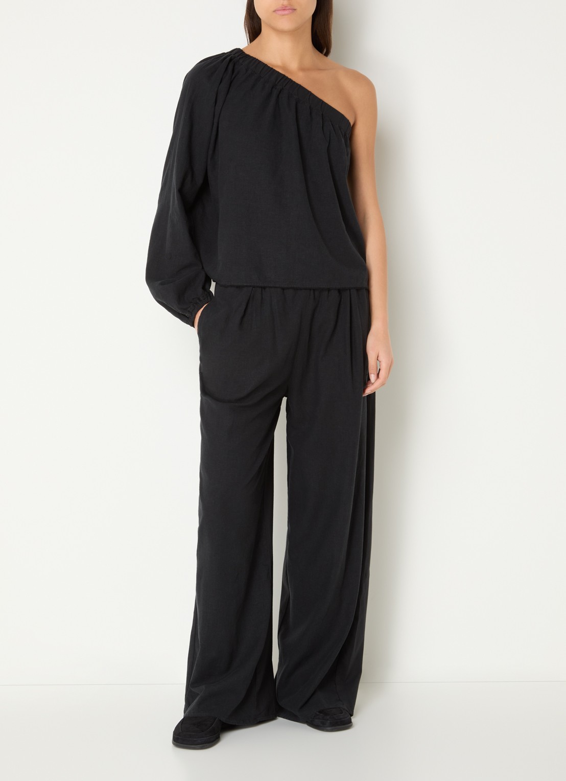 10DAYS High waist loose fit broek in linnenblend met steekzakken - voorkant 2 zwart