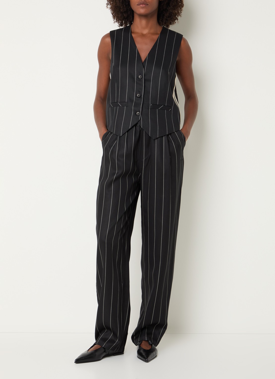 10DAYS High waist straight fit pantalon met krijtstreep - voorkant 4 zwart