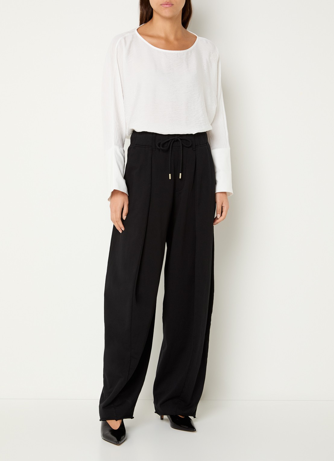 10DAYS High waist wide fit broek met steekzakken - voorkant 2 zwart