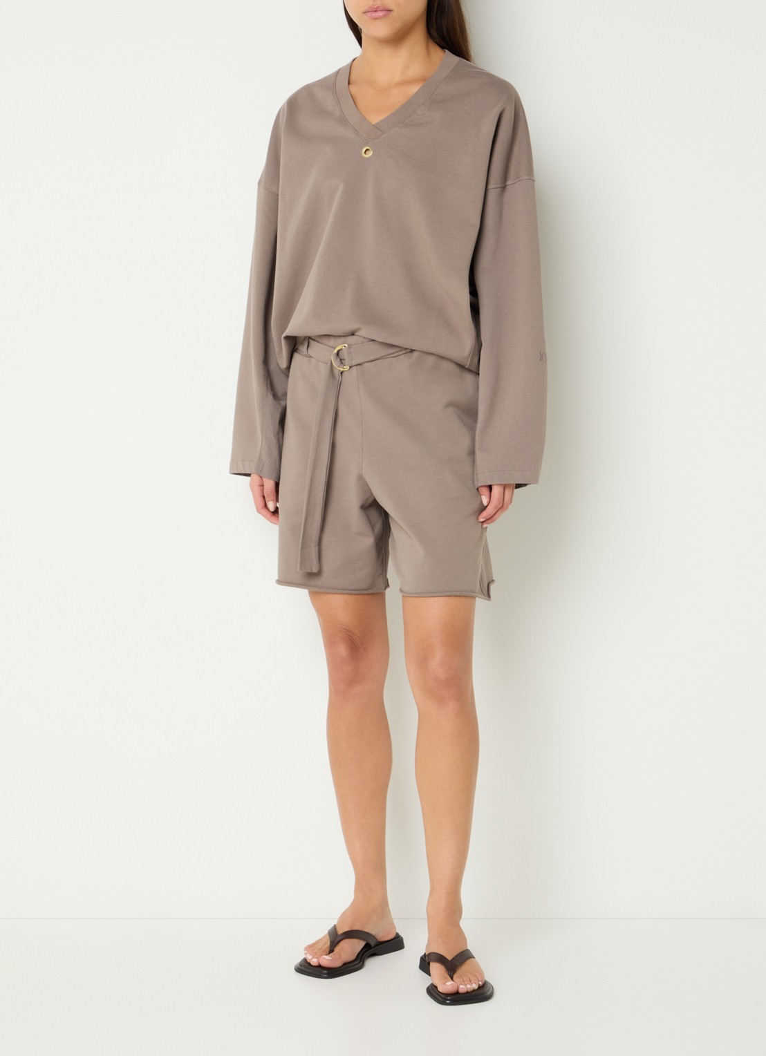 10DAYS High waist wide fit korte broek met ceintuur - voorkant 4 lichtbruin
