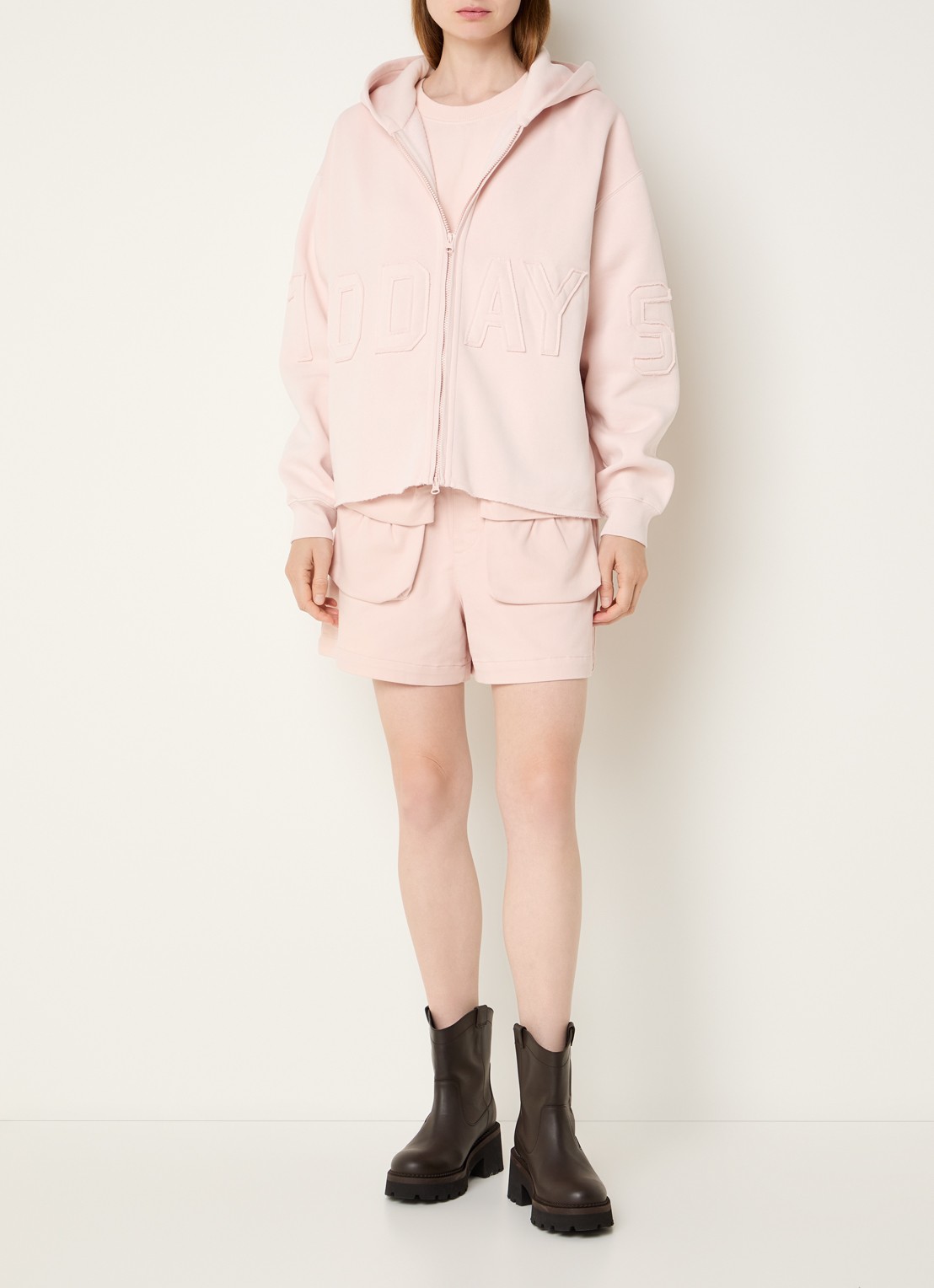 10DAYS Oversized sweatvest met logo - voorkant 2 lichtroze