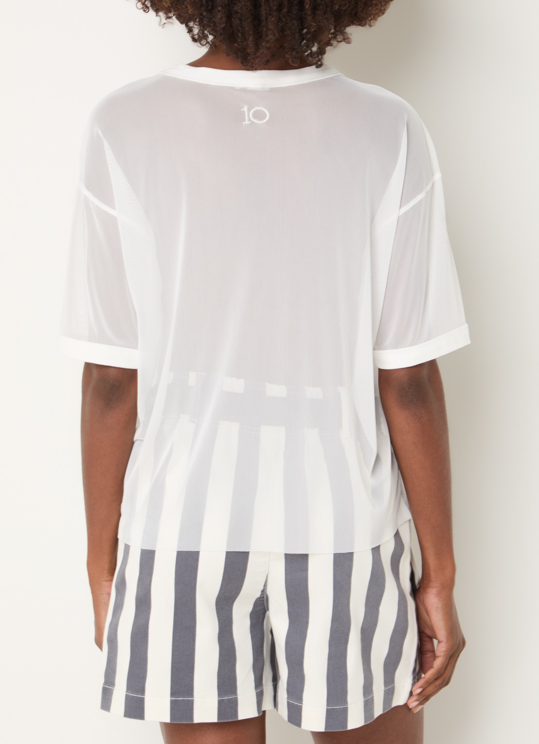 10DAYS Semi-transparant T-shirt van mesh - achterkant gebroken wit