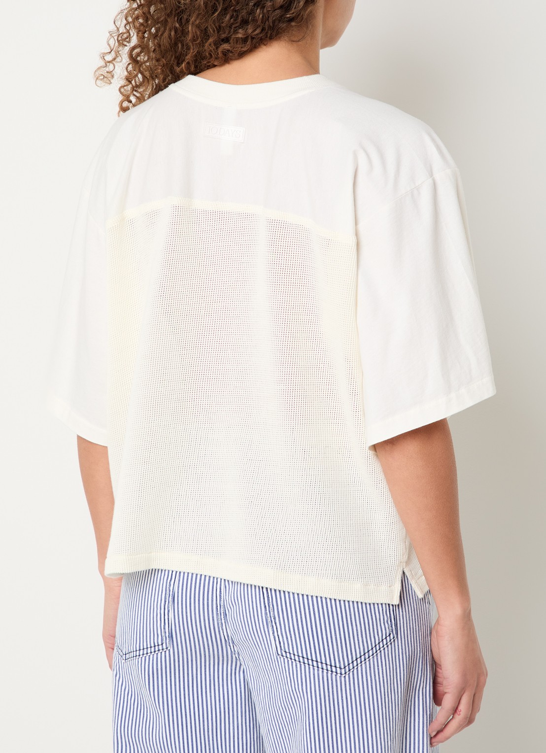 10DAYS Semi-transparante T-shirt met logoprint - achterkant creme