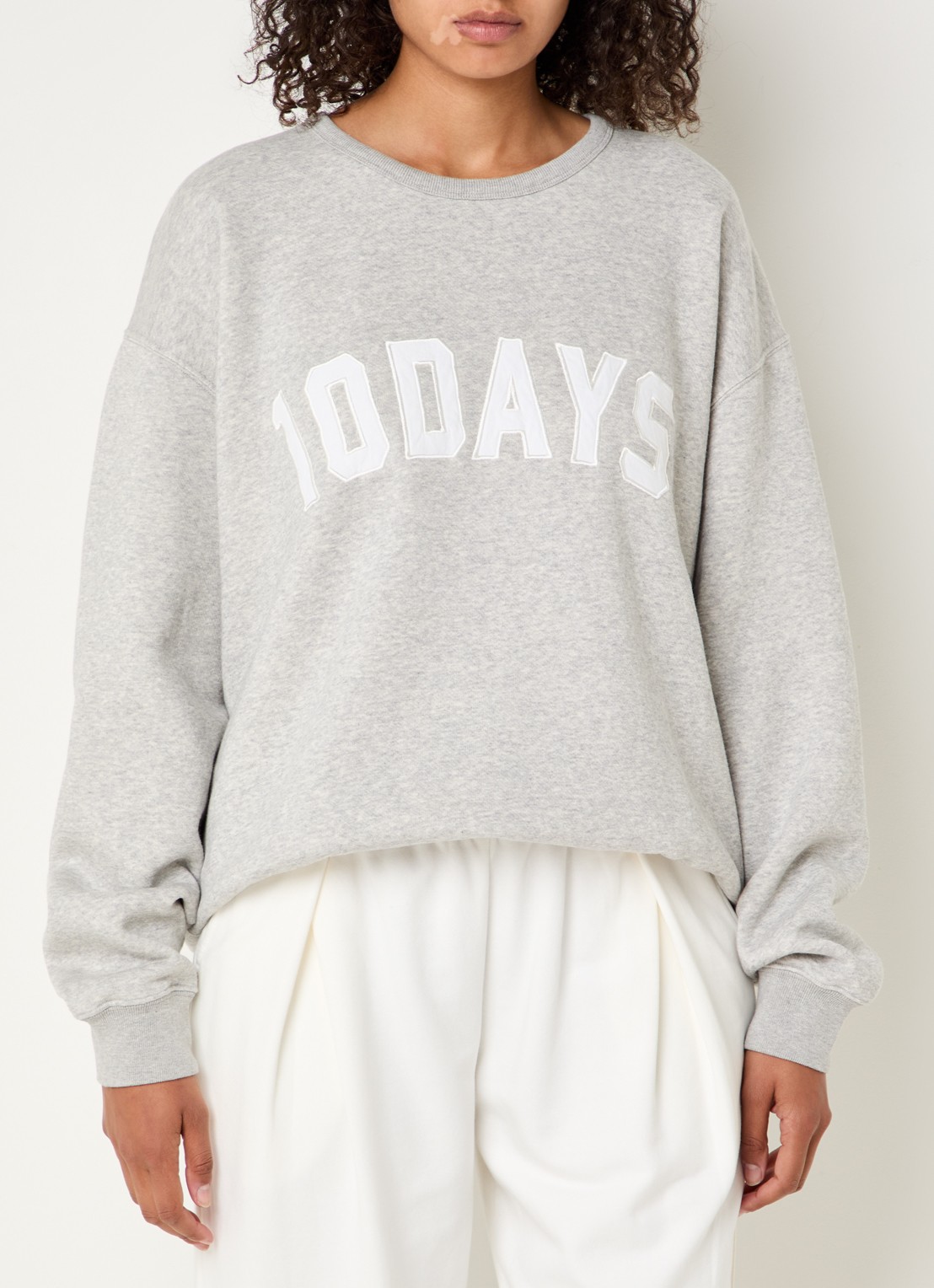 10DAYS Statement oversized sweater met logoborduring - detail 4 lichtgrijs