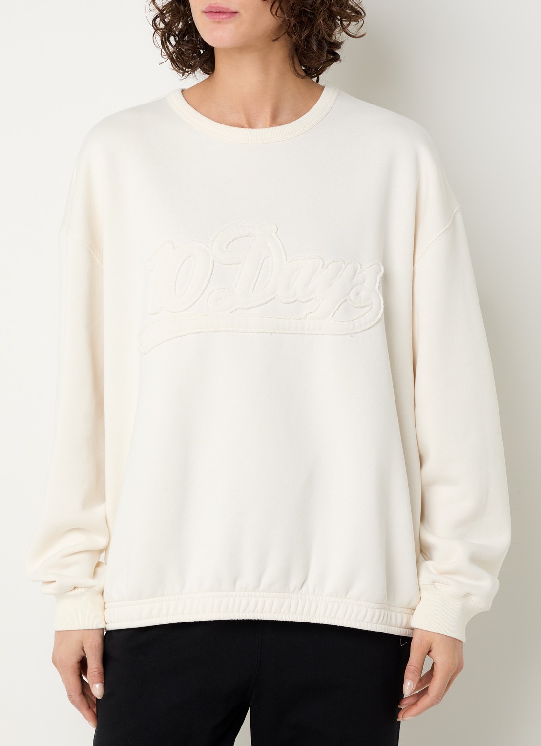 10DAYS Sweater met logoborduring - detail ivoor
