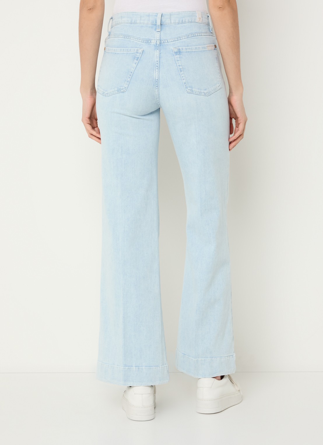 7 For All Mankind Modern Dojo Tailorless high waist flared jeans met lichte wassing - achterkant 5 indigo