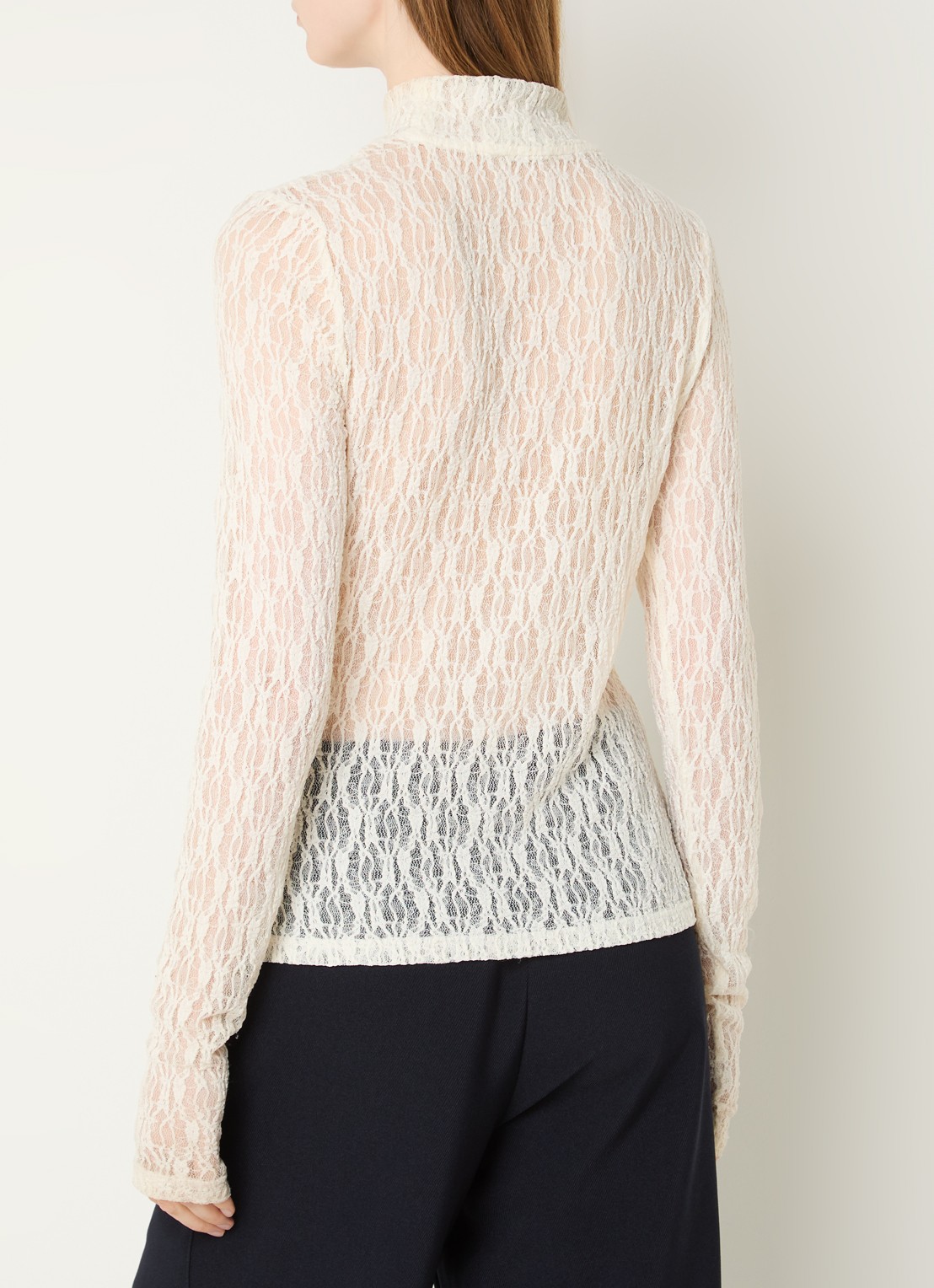 Aaiko Amy semi-transparante top met broderie - achterkant 2 gebroken wit