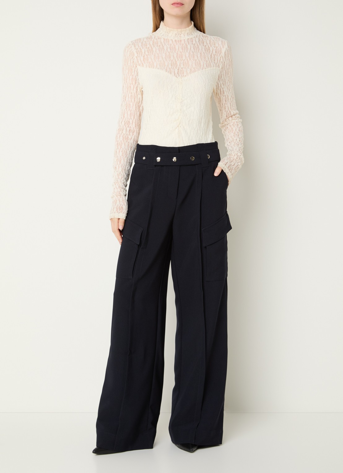 Aaiko Amy semi-transparante top met broderie - voorkant 4 gebroken wit