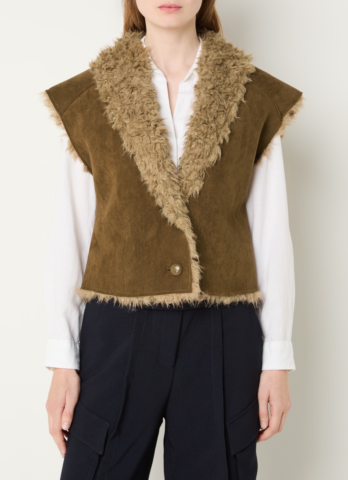 Aaiko Avrelle gilet van imitatiesuède met details van imitatiebont - detail 4 mosgroen