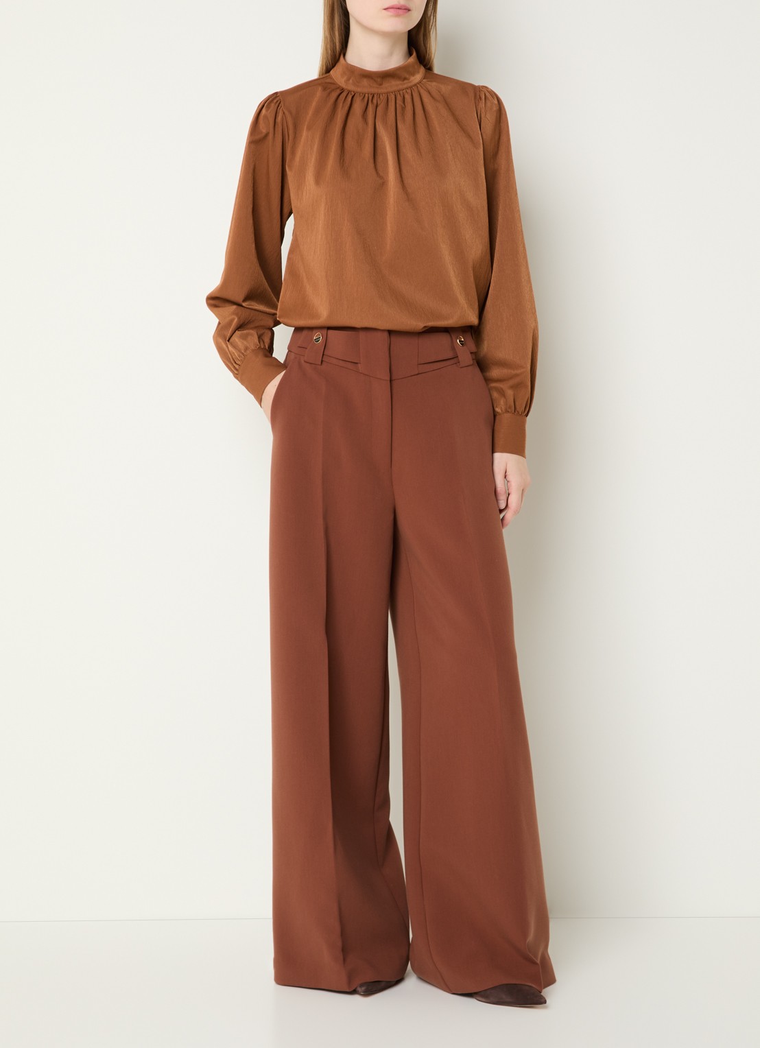 Aaiko Bowi top met sjaalkraag - voorkant 3 cognac