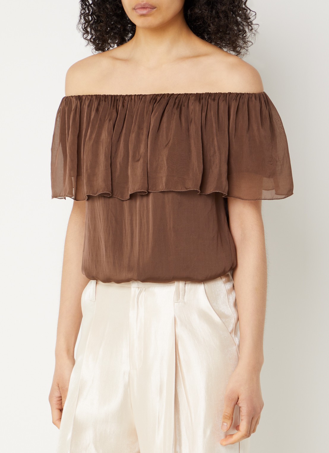 Aaiko Caprice off shoulder top in zijdeblend - detail 4 donkerbruin