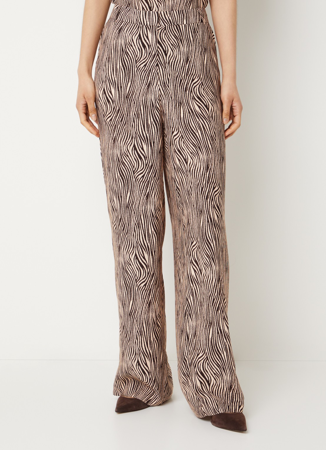 Aaiko Cecilia mid waist straight fit pantalon met zebraprint - detail 2 bruin