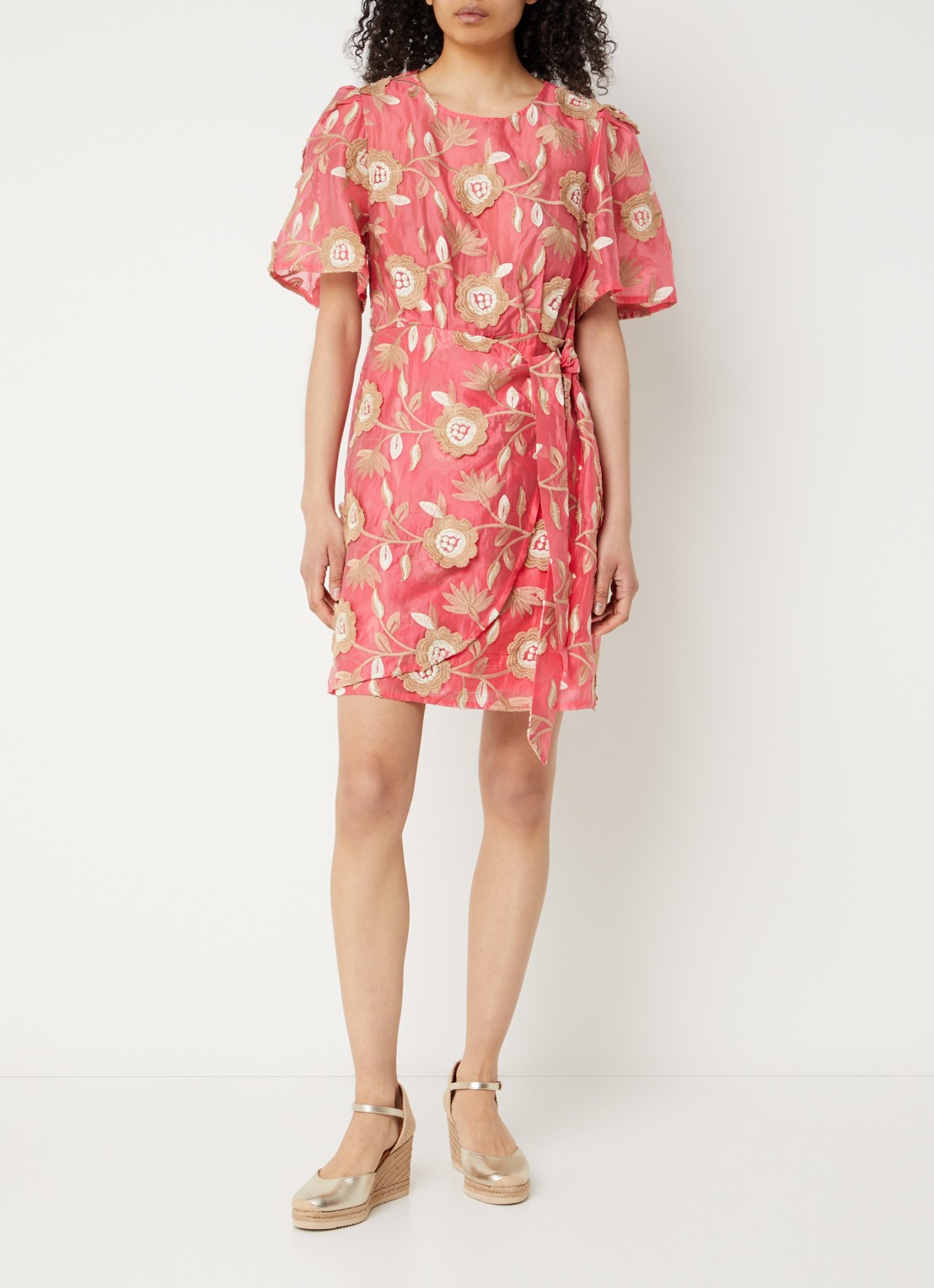 Aaiko Celina mini jurk met ceintuur en bloemenprint - voorkant 3 koraal