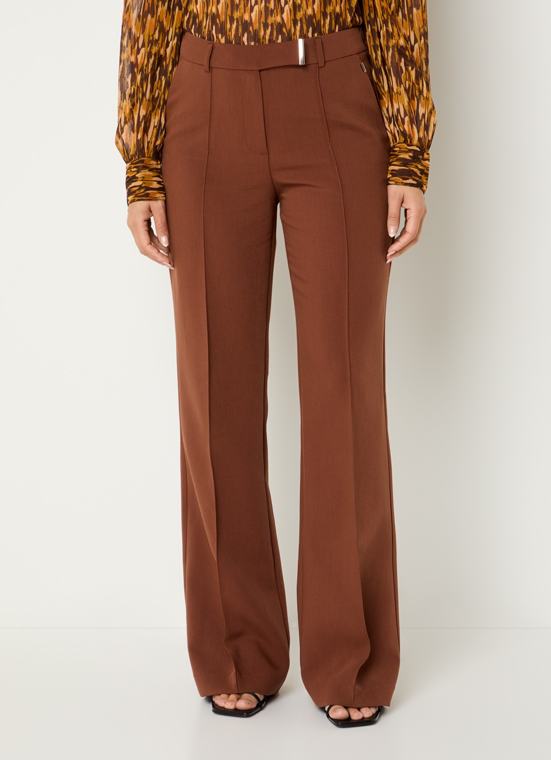 Aaiko Chantalle mid waist flared fit broek met steekzakken - detail bruin